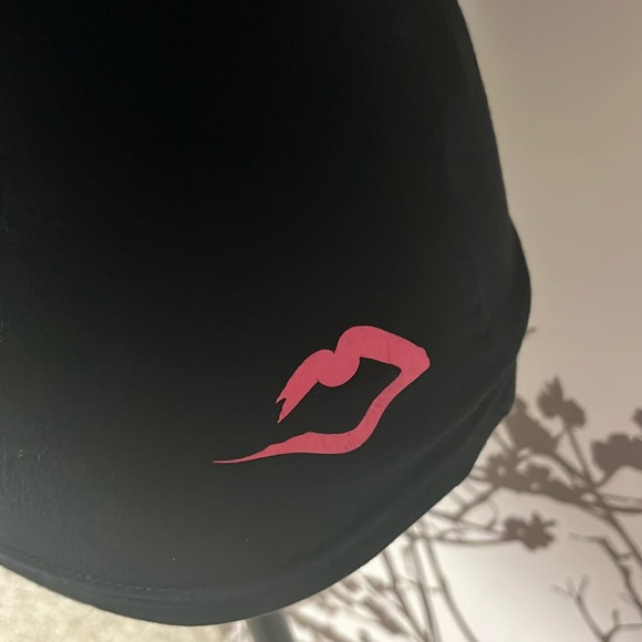 Married to the Mob (MOB) Size Small Black Graphic T-Shirt ‼️PRICE DROP‼️$32 - Picture 4 of 11